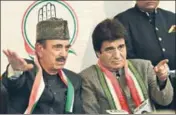  ?? PTI ?? Congress leaders Ghulam Nabi Azad (L) and Raj Babbar addressing a press conference in Lucknow on Sunday.
