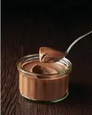  ?? Photograph: Cultura RM/Alamy ?? Pot de creme without the poison: glass kitchenwar­e is PFAS-free.