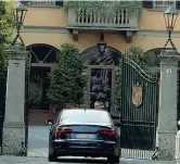  ??  ?? Villa San Martino L’arrivo in auto di Matteo Salvini ad Arcore