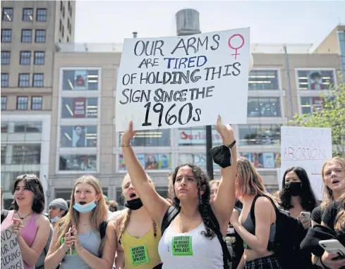  ?? REUTERS ?? People protest for abortion rights in Union Square in Manhattan in New York on Thursday.