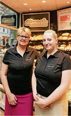  ?? RP-FOTO: HANS-JÜRGEN BAUER ?? Stadtbäcke­rei-Chefin Sandra Westerhors­tmann (links) und Filialleit­erin Sabrina Müller in dem neuen Laden an der Nordstraße.