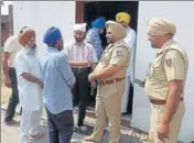  ?? HT PHOTO ?? Police at Gurdwara Singh Shaheedan at Dangoli village near Rupnagar on Saturday.