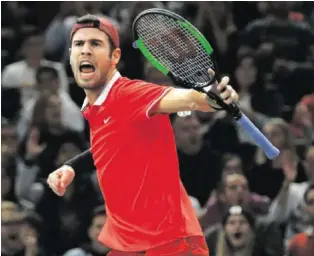  ?? AP ?? Viel Power: Karen Chatschano­w hat im Paris-Bercy-Final Novak Djokovic besiegt.