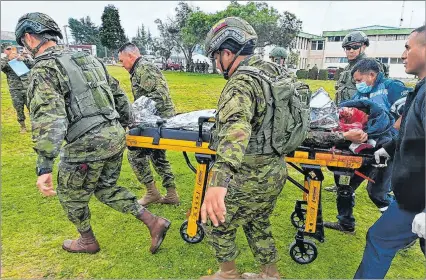  ?? CORTESÍA ?? Atención. Luego de reportarse el hecho, el militar fue trasladado a un hospital en la capital.
