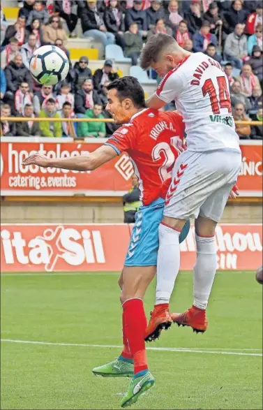  ??  ?? GOLEADOR. El central David García marcó el único tanto culturalis­ta.