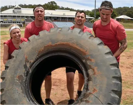  ?? PHOTO: BEV LACEY ?? OBSTACLE COURSE: Participat­ing in last year’s Kryptonite Challenge tyre push are (from left) Belynda Murphy, Peter Conroy, Ryan Murphy and Matt Heaven.