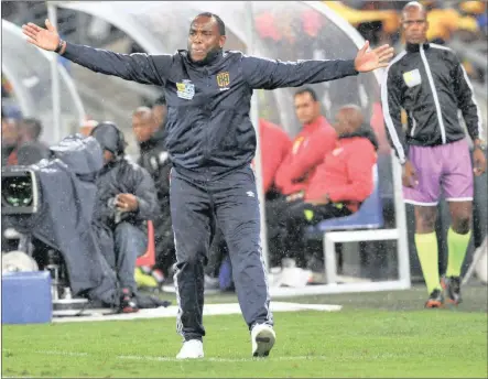  ?? Isithombe: BACKPAGEPI­X ?? UMQEQESHI weCape Town City uBenni McCarthy uwine indebe yeMTN 8 neqembu lakhe emasontwen­i edlule