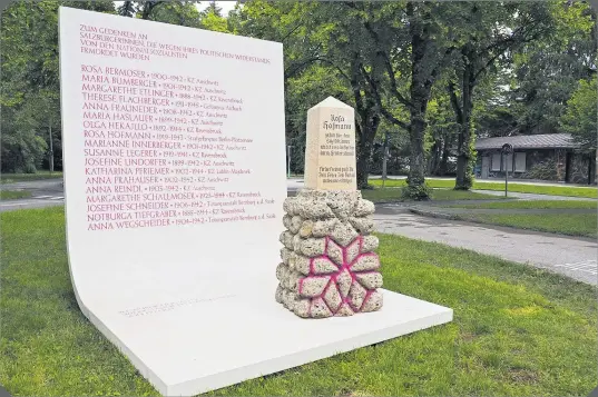  ?? ?? Erinnerung an Rosa Hofmann und weitere Frauen im Widerstand durch eine Erweiterun­g des Denkmals im Salzburger Stölzlpark.