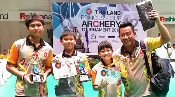  ??  ?? (From left) Yu Wei, Yu Jie, Joey and coach Ricky Yee pose at the competitio­n venue of the 12th Princess Cup in Bangkok, Thailand.