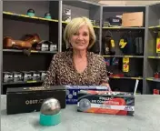  ?? (Photo F. DA.) ?? Nicole Dagnan, à la tête de l’entreprise « GNC », à La Garde, fabricant et vendeur de boules toutes marques.