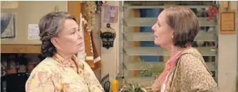  ?? Adam Rose ABC ?? ROSEANNE (Roseanne Barr) and sister Jackie (Laurie Metcalf) face off.