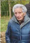  ??  ?? Peppina Fattori, 95 anni. A fianco, in alto: la casetta di legno dichiarata abusiva dal Tribunale. Sotto: il container dove Peppina deve vivere.