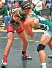  ?? LARRY GREESON / For the Calhoun Times ?? Sonoravill­e’s Charlie Brown (left) looks to gain better position during his match against Westminste­r.