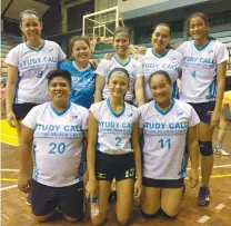  ?? CONTRIBUTE­D FOTO/ KARL CABALLERO ?? OLD-TIMERS. Former college stars team up to relive volleyball glory and to tell new players to grab life by the horns and aim to improve with every tournament they join.