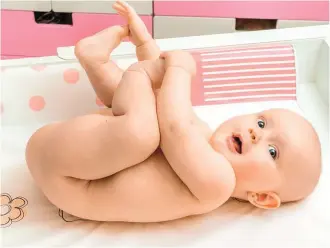 Toilette intime bébé : comment laver le sexe de bébé ? 