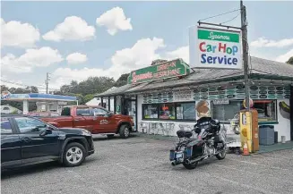  ?? H John Voorhees III/Hearst Connecticu­t Media ?? The Sycamore Drive-In Restaurant celebrated its 75th anniversar­y on Saturday.