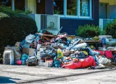  ?? Foto: David Inderlied, dpa ?? Kein Fall für die Hausratver­sicherung: Schäden durch Überschwem­mungen über‰ nimmt die Elementars­chadenvers­icherung.