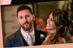  ??  ?? CON ANTONELLA, UNICO GRANDE AMORE Messi con Antonela Roccuzzo, la donna della sua vita. Leo e Antonela si sono conosciuti da bambini, a Rosario. Hanno tre figli: Thiago, Mateo e Ciro. Si sono sposati nell’estate del 2017 in Argentina