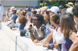  ??  ?? Parents, family and friends wait for their midshipmen to be released. It was the first DaySeetime­seeingthei­rmidsinsix­weekssince­theycameto­theacademy­onInductio­n.