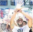  ?? VCG/GETTY IMAGES FILE PHOTO ?? Kawhi Leonard and his big hands drew a crowd in Shanghai on an NBA tour in 2017.