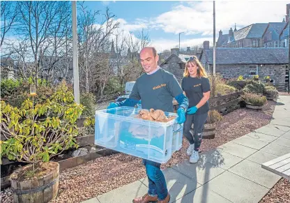  ?? Picture: Steve Macdougall. ?? Volunteers Rob Macpherson and daughter Breagh, of the Watermill Gallery, Mill Street, Aberfeldy.