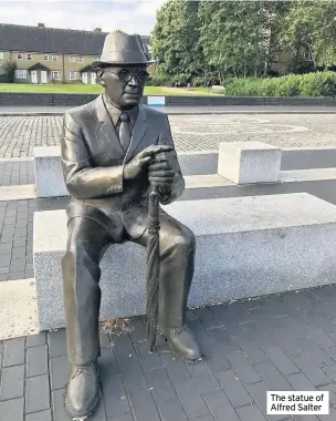  ?? PHOTOS: CHARLIE JONES ?? The statue of Alfred Salter