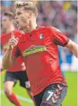  ?? FOTO: DPA ?? Traf zum wichtigen 1:1: Freiburgs Florian Niederlech­ner.