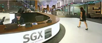  ?? SAMUEL ISAAC CHUA/THE EDGE SINGAPORE ?? SGX’s derivative­s business has grown rapidly, driven by increasing activity by market participan­ts who want to hedge risk against market volatility