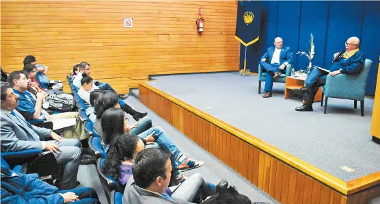  ??  ?? El secretario de Salud, José Narro Robles, participó en un acto organizado por la Facultad de Medicina Veterinari­a y Zootecnia de la UNAM.