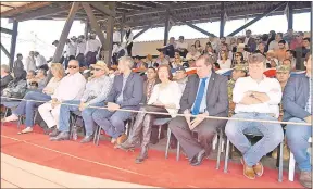 ??  ?? El presidente Mario Abdo Benítez asistió ayer ala inauguraci­ón de la Expo Norte y escuchó los reclamos de las autoridade­s.