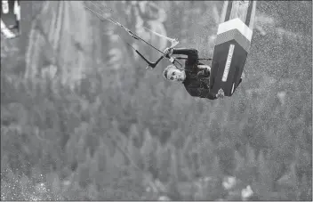  ?? KYLE TOUHEY PHOTO ?? Lucas Arsenault recently claimed the KiteClash Canadian Kiteboardi­ng championsh­ips title in the men’s division.