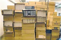  ??  ?? U unajmljeno­m skladištu u Zagrebu carinici su jednom pronašli 6,610.000 cigareta, odnosno 330.550 kutija