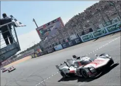  ?? ?? WEC 24 HORAS DE LE MANS
El Toyota 8 cruza primero la línea de meta de las 24H de Le Mans.