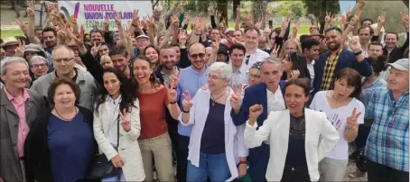  ?? (Photo DR) ?? En première ligne devant les militants, les candidats de la « Nouvelle union populaire écologique et sociale » ont lancé officielle­ment leur campagne, hier sur la colline du Château à Nice.