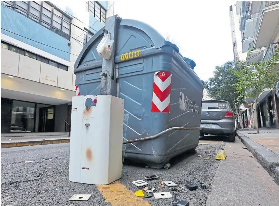  ?? Archivo ?? Gran parte de los 28.500 contenedor­es dispuestos en la Capital no están llenos al momento de la recolecció­n