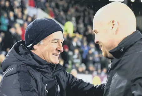  ??  ?? VClaudio Ranieir with Burnley boss Sean Dyche