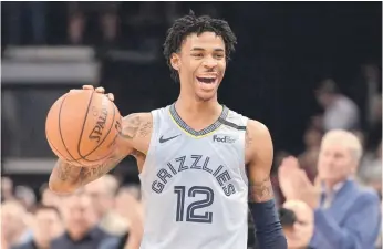  ??  ?? Ja Morant fue el ganador del premio al Novato del Año en la temporada pasada.