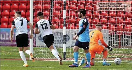  ?? ?? Dan Ward gives titlechasi­ng Gateshead an early lead against Southport