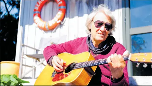  ?? PHOTO / MELANIE CAMOIN. ?? Musician Chris Thompson in his Waihi Beach home.