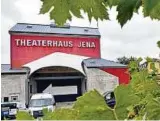  ??  ?? Das Theaterhau­s Jena fördert freie Gruppen und stellt eine Bühne zur Verfügung. Foto: M. Schutt, dpa