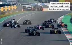  ??  ?? Hamilton leads at the third start as Ricciardo briefly snatches second