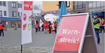  ?? SYMBOLFOTO: PETERSON ?? Die Gewerkscha­ft Verdi ruft in dieser Woche in mehreren saarländis­chen Städten zum Warnstreik auf.