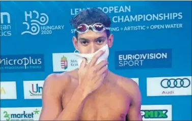  ??  ?? Hugo González, ayer, en la primera jornada del Europeo de Budapest antes de nadar los 50 espalda.