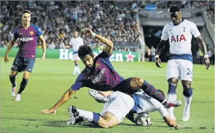  ?? FOTO: PEP MORATA ?? Malas noticias para André Gomes y Denis Suárez El Barça ha pagado caro el primer partido de la Internatio­nal Champions Cup