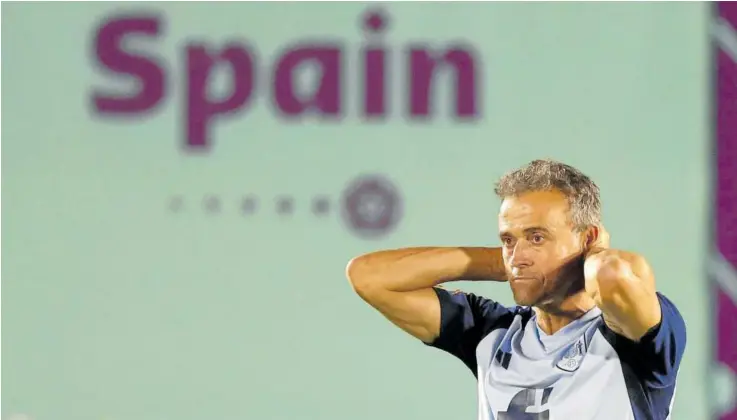  ?? ?? Luis Enrique, durante el entrenamie­nto vespertino de ayer de la selección.