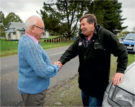  ?? PHOTO: MURRAY WILSON/FAIRFAX NZ ?? Two-and-a-half-years after being rescued, Roger Herd, left, meets Ian Gilchrist to thank him for saving his life.