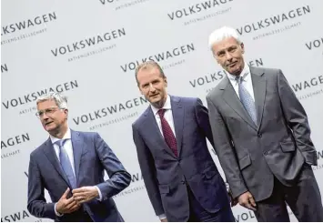  ?? Foto: Stefan Boness, Imago ?? VW Chef Matthias Müller (rechts) muss wohl seinen Posten räumen. Als Nachfolger ist Herbert Diess (Mitte) im Gespräch. Wie aber sieht die Zukunft von Audi Chef Rupert Stadler aus?