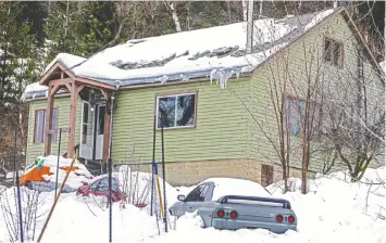  ?? JENNIFER SMALL FILES ?? Police had searched the home of accused hitman Gene Lahrkamp in Trail in February. The former soldier died in a plane crash in Ontario last month.