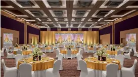  ?? ?? The hotel features over 2,787 square metres of indoor banqueting space.
The Courtyard is one of the venues to choose from.