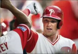  ?? LAURENCE KESTERSON - THE ASSOCIATED PRESS ?? Phillies rookie Rhys Hoskins became the fastest player in Major League Baseball history to hit 11 home runs (18 games).